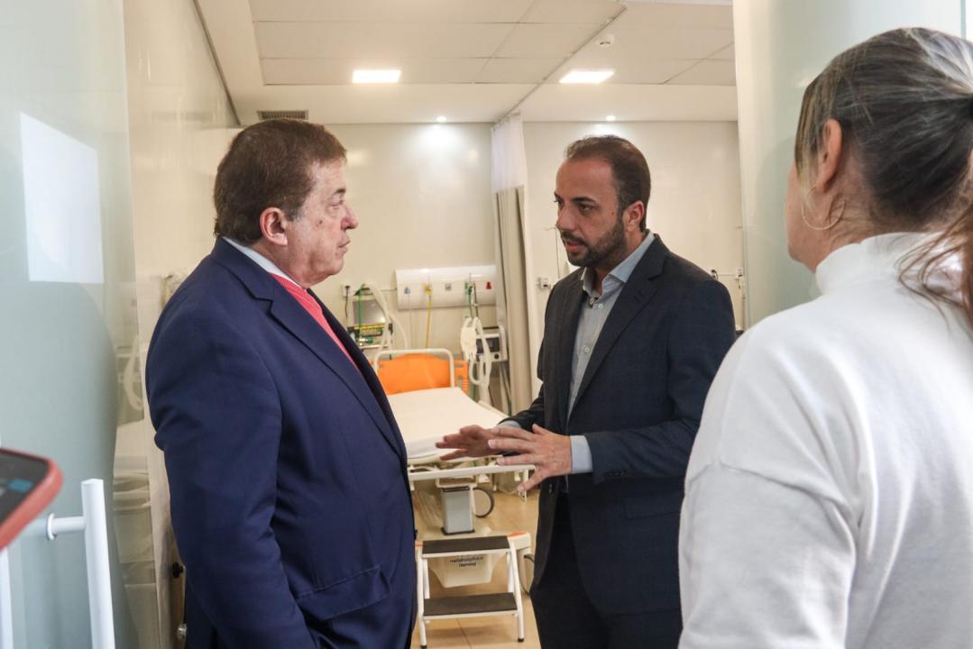 Foto 2 de 2 — Deputado Jorge Caruso destaca avanços da Santa Casa de Boa Esperança do Sul